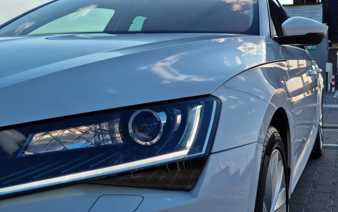 Skoda Superb cena 121900 przebieg: 66369, rok produkcji 2018 z Warszawa małe 742